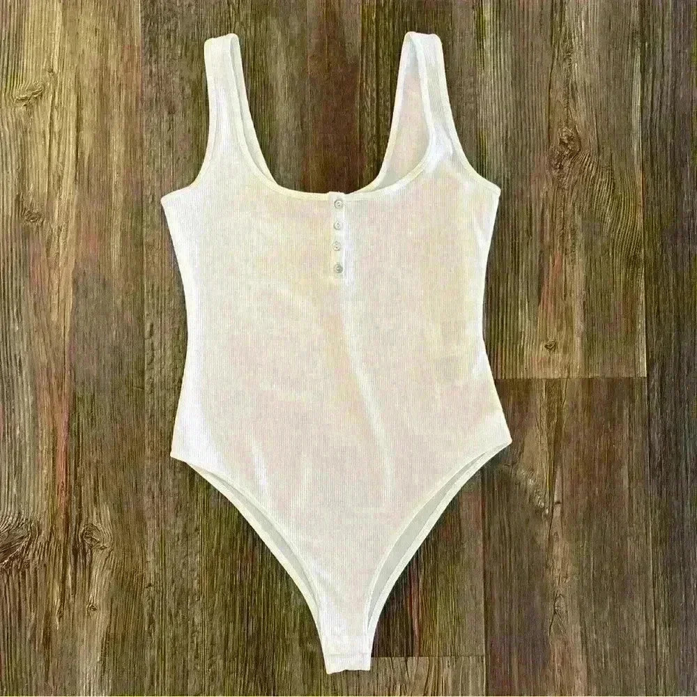 H&M Ribbed Button-Front Bodysuit Womens Small Off White Sleeveless Deep Neckline